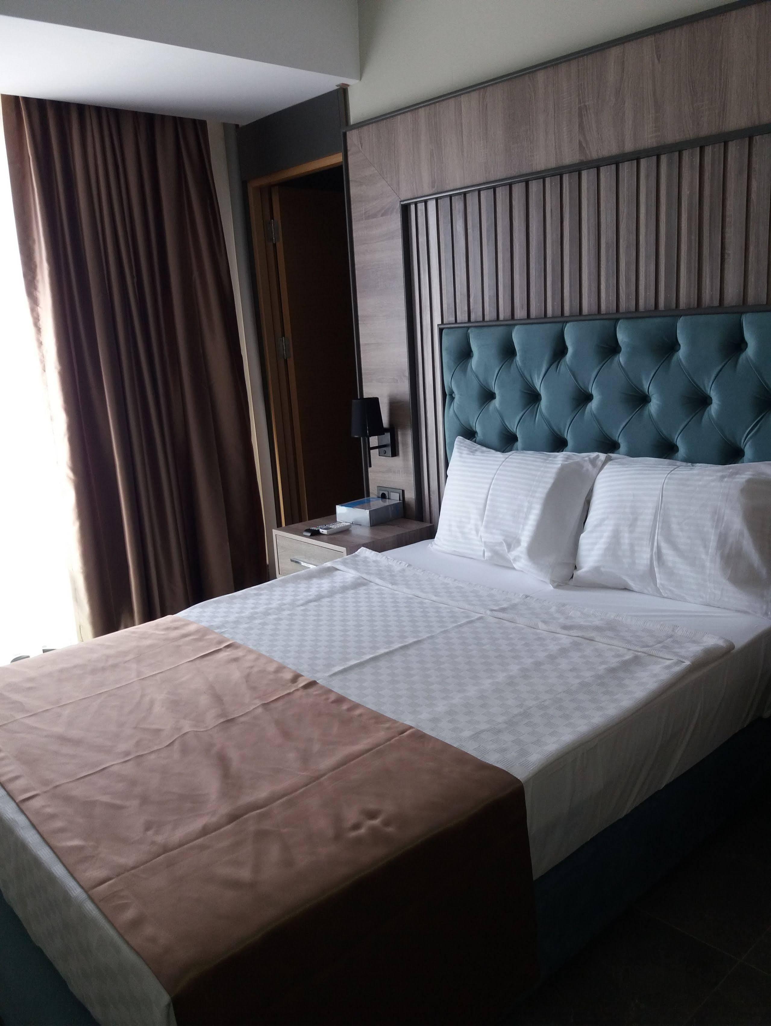 Rodinn Park Hotel Antalya Extérieur photo